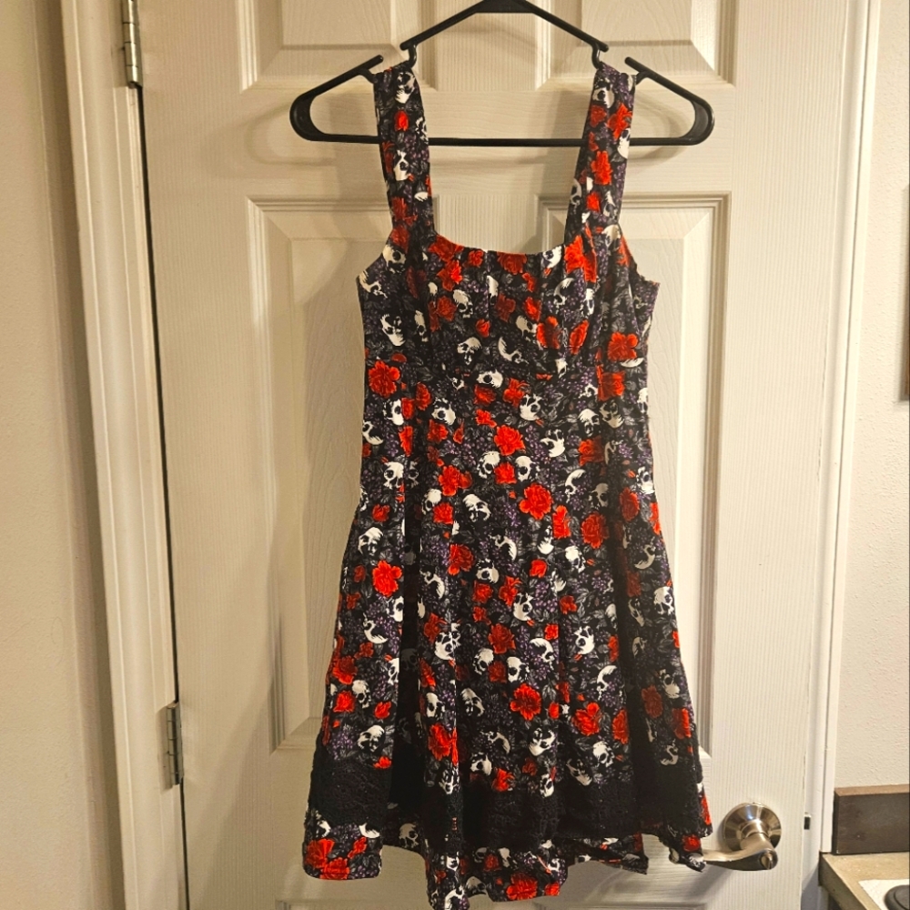 Hot Topic Rockabilly Y2K cotton skull and flower goth punk swing dress size S